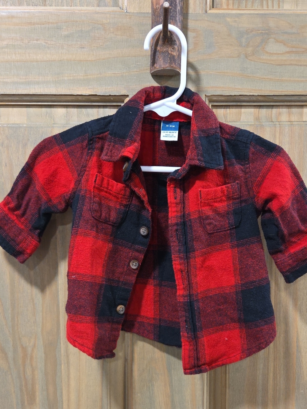 **BUNDLE & SAVE** Old Navy Red and Black Plaid Button-Down Shirt